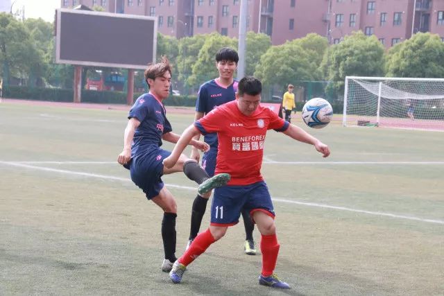 陈盈骏22分首钢胜新疆 佩里23分深圳胜天津